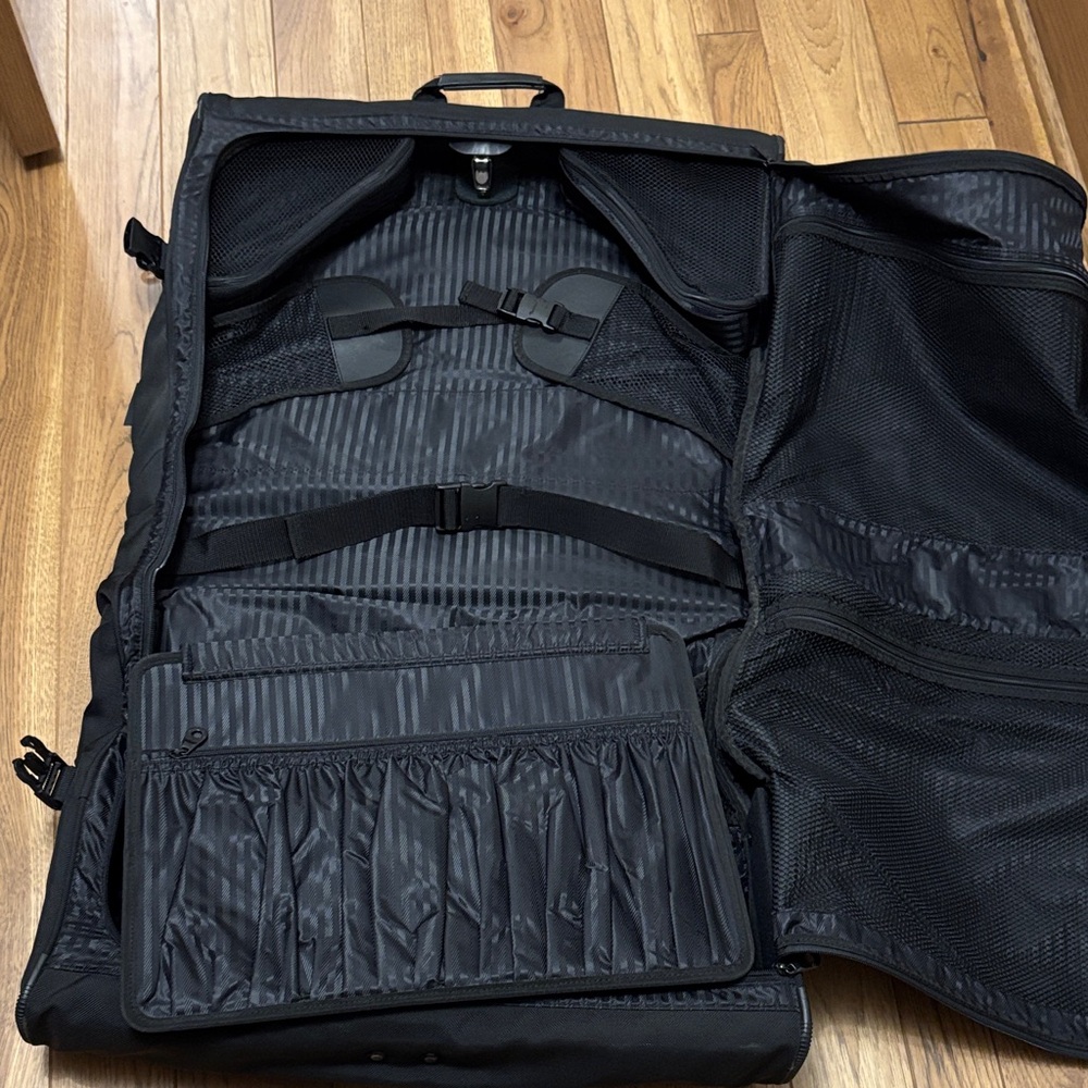 Pathfinder Ballistic Nylon Garment Bag - Picture 11 of 16